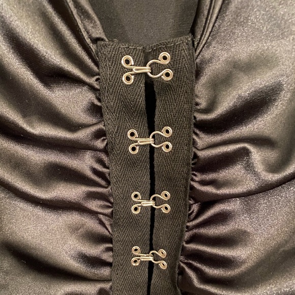 PrettyLittleThing Black Satin Peplum top - Picture 6 of 8